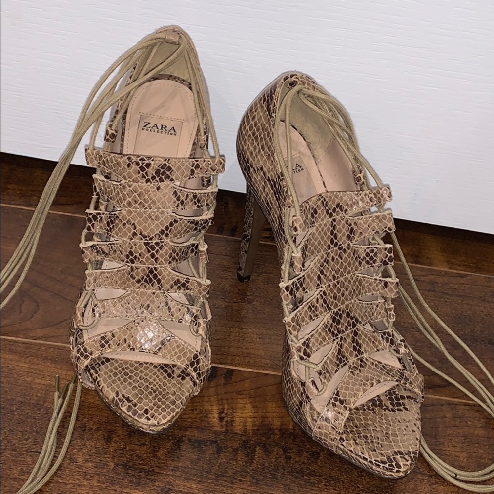 Size 7 Snakeskin heels